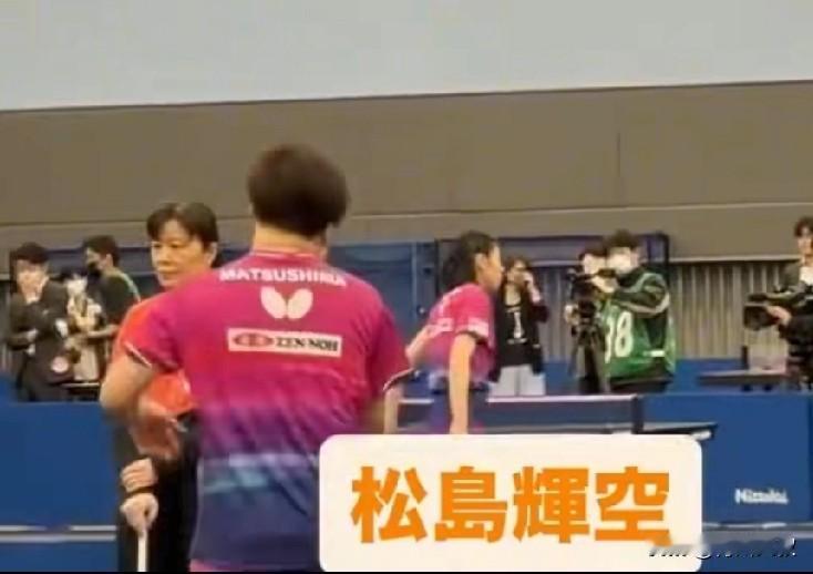 4月14日  松岛辉空训练时用力挥拍，哪有半点受伤的样子？

巧合的是张本智和的