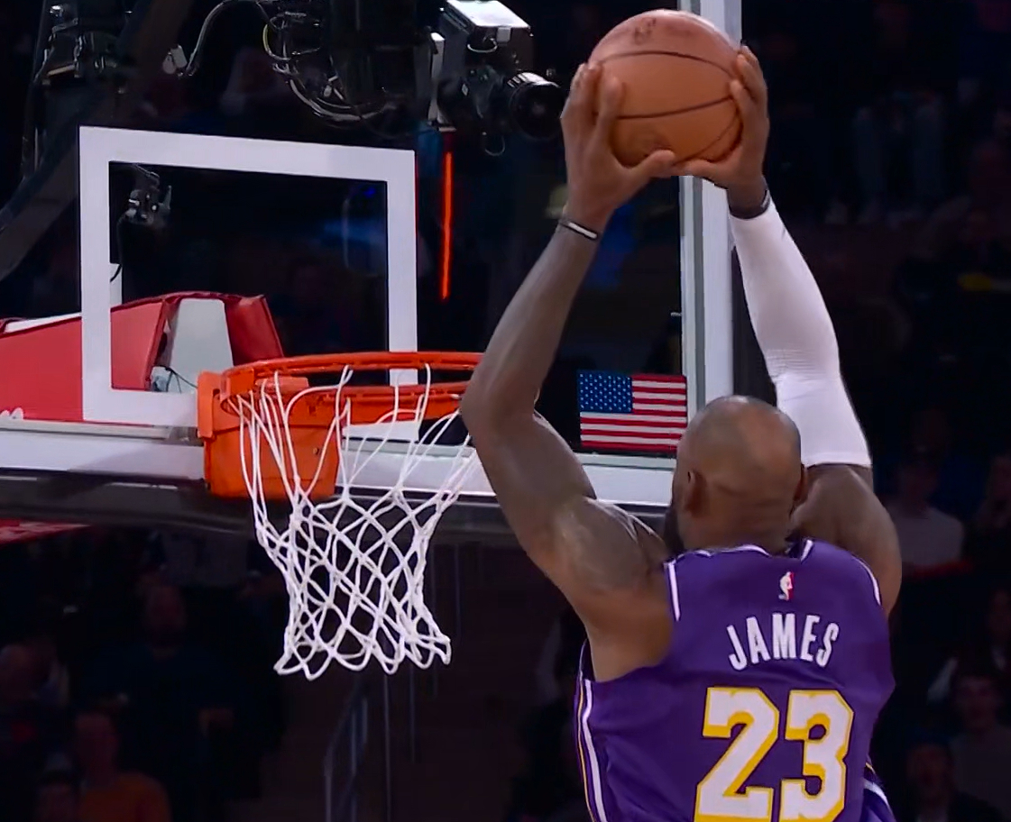 41岁平平无奇。湖人