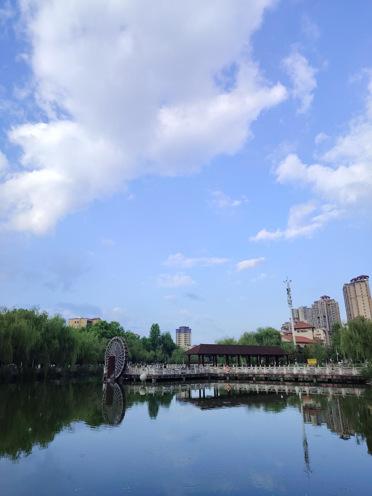 清晨·公园·秋高气爽