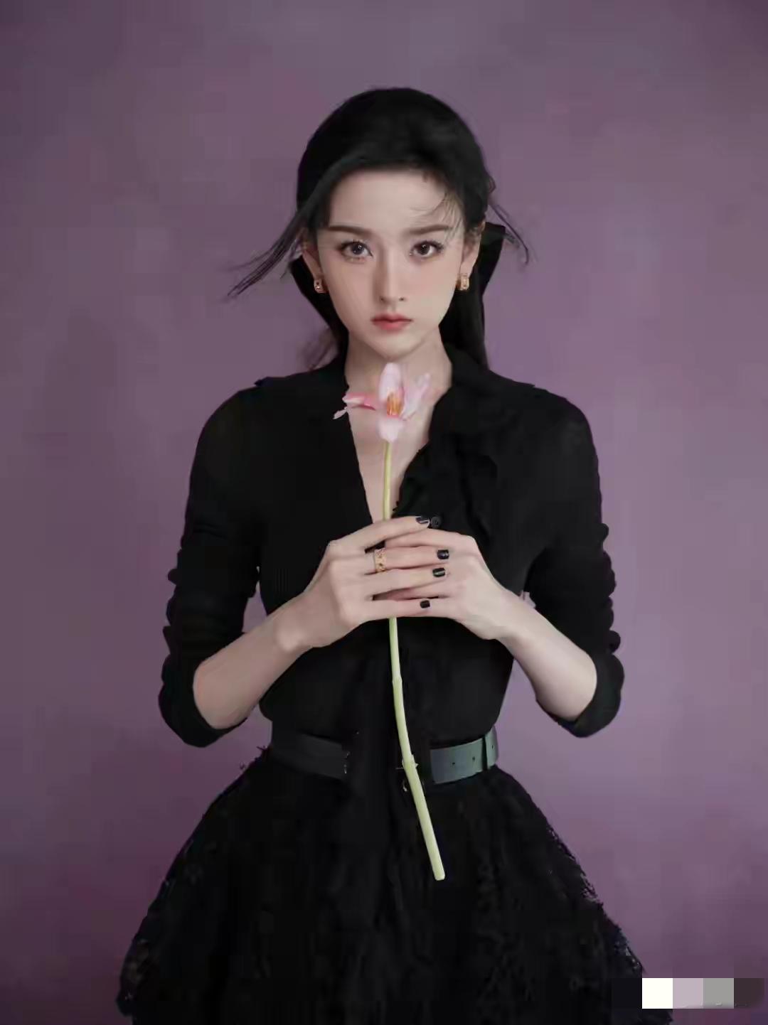 人生短短3万多天，生活就应该过得灿烂炫目。
摒弃所有的烦恼，活在当下，及时行乐，