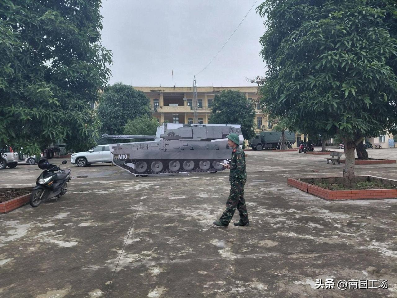 对于美国公然入侵委内瑞拉，美军对委内瑞拉发动突袭，并且美国正在威胁古巴，墨西哥，