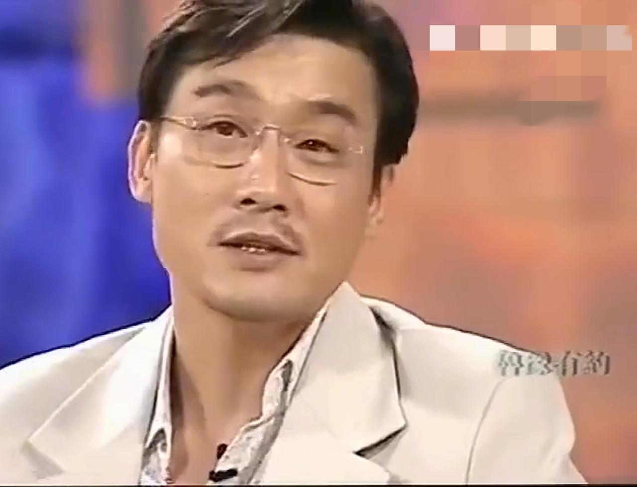 梁家辉说：“影帝这个称呼在我看来不怎么样。我还曾经是香港短跑纪录冠军。”

鲁豫