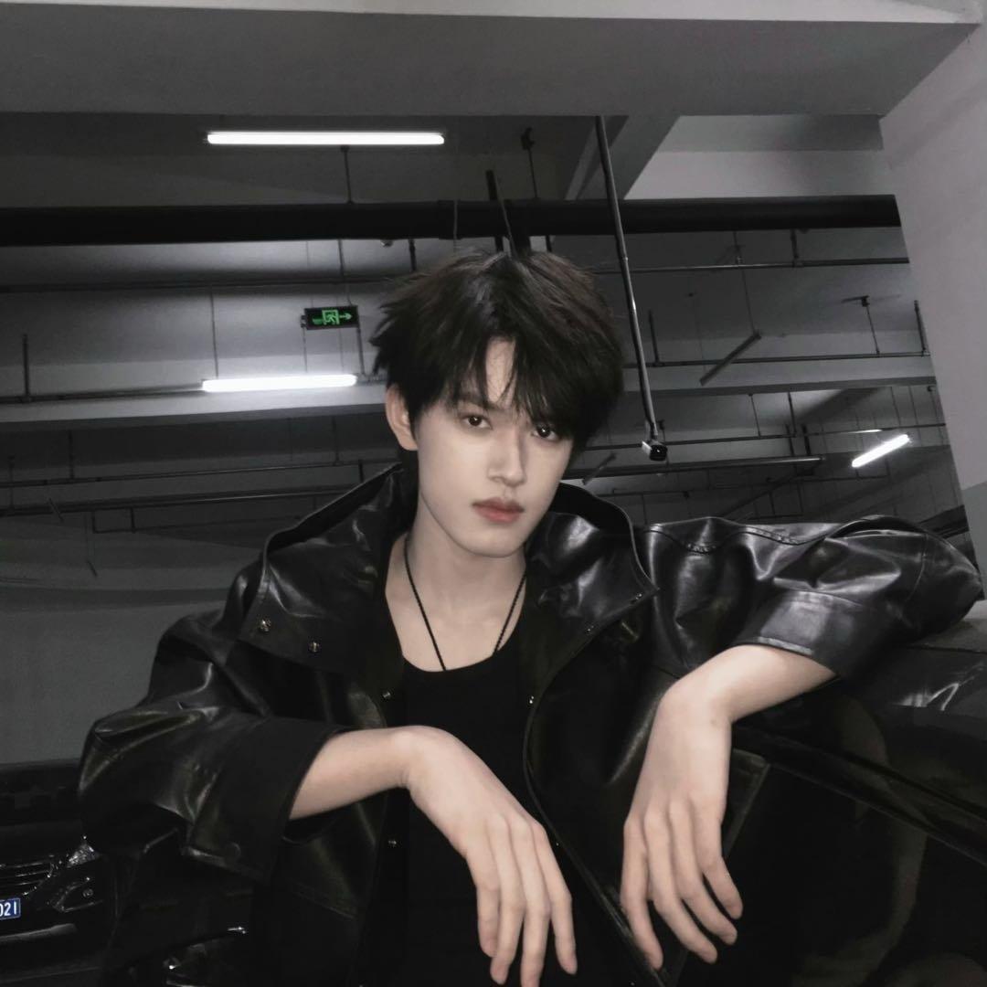 私生偷鸡叫卖刷新三观 张极的精神寄托竟成牟利工具
 
内娱离谱事件又添新瓜！谁能