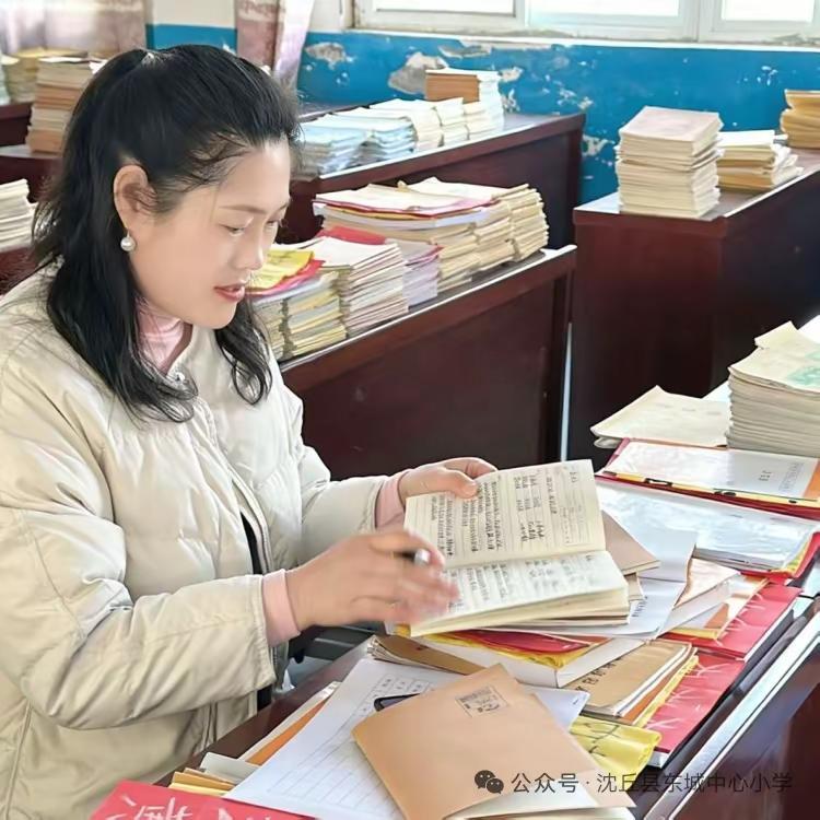 舞蹈社团日常老师和学生