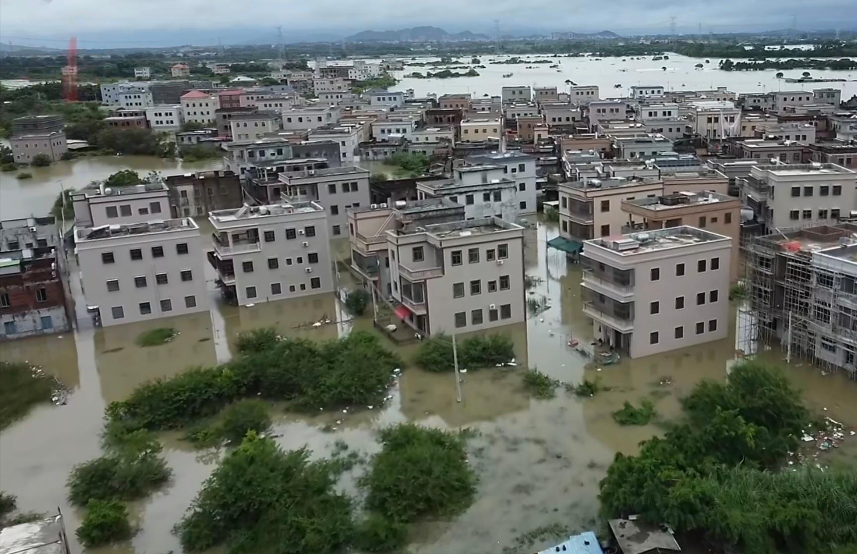 广东陆丰特大暴雨致河道决堤 深圳惠州这里已经停雨了，没想到陆丰那边这么严重，水深