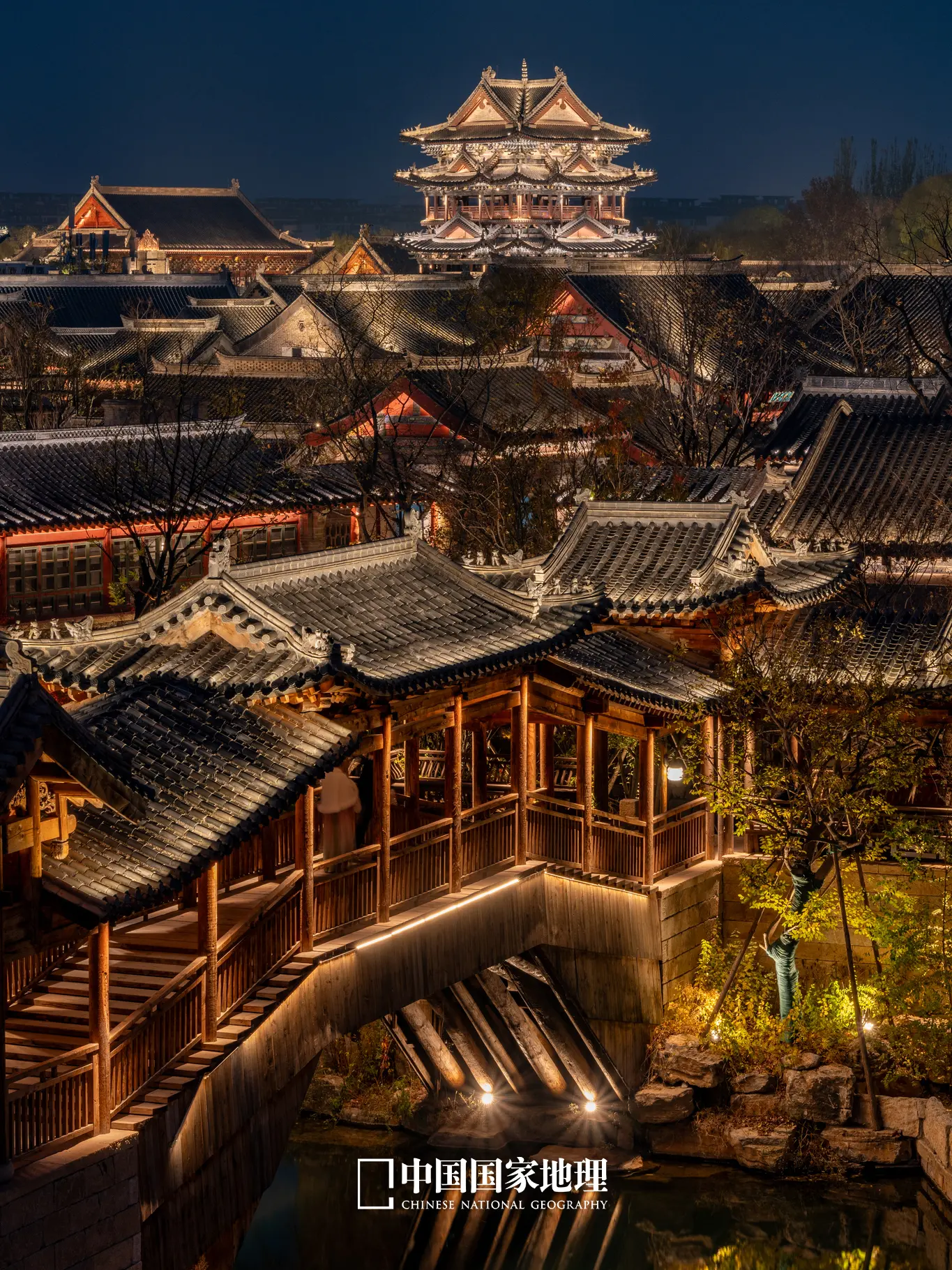 不在江南，而在济南🍃。⏳在齐鲁大地上，有这样一座古城，它缘泉而起，因...