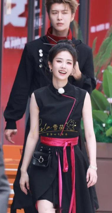 白鹿换装白鹿上午女王下午侠女白鹿上午女王下午侠女奔跑吧战国袍造型