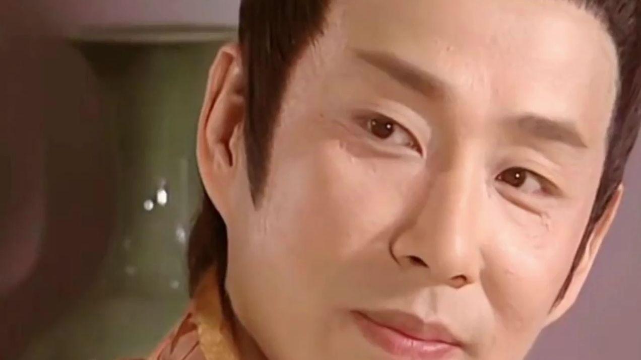 一直很准时的大姨妈这次推迟了一个月才来
同事说进入了围绝经期
让淡然
可咋淡然啊