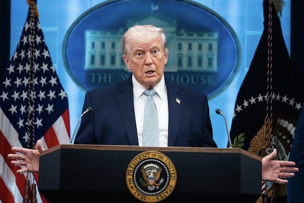 你觉得特朗普的“极限妥协”是战术吗是。特朗普总统能二次入主白宫，绝非等闲之辈，不