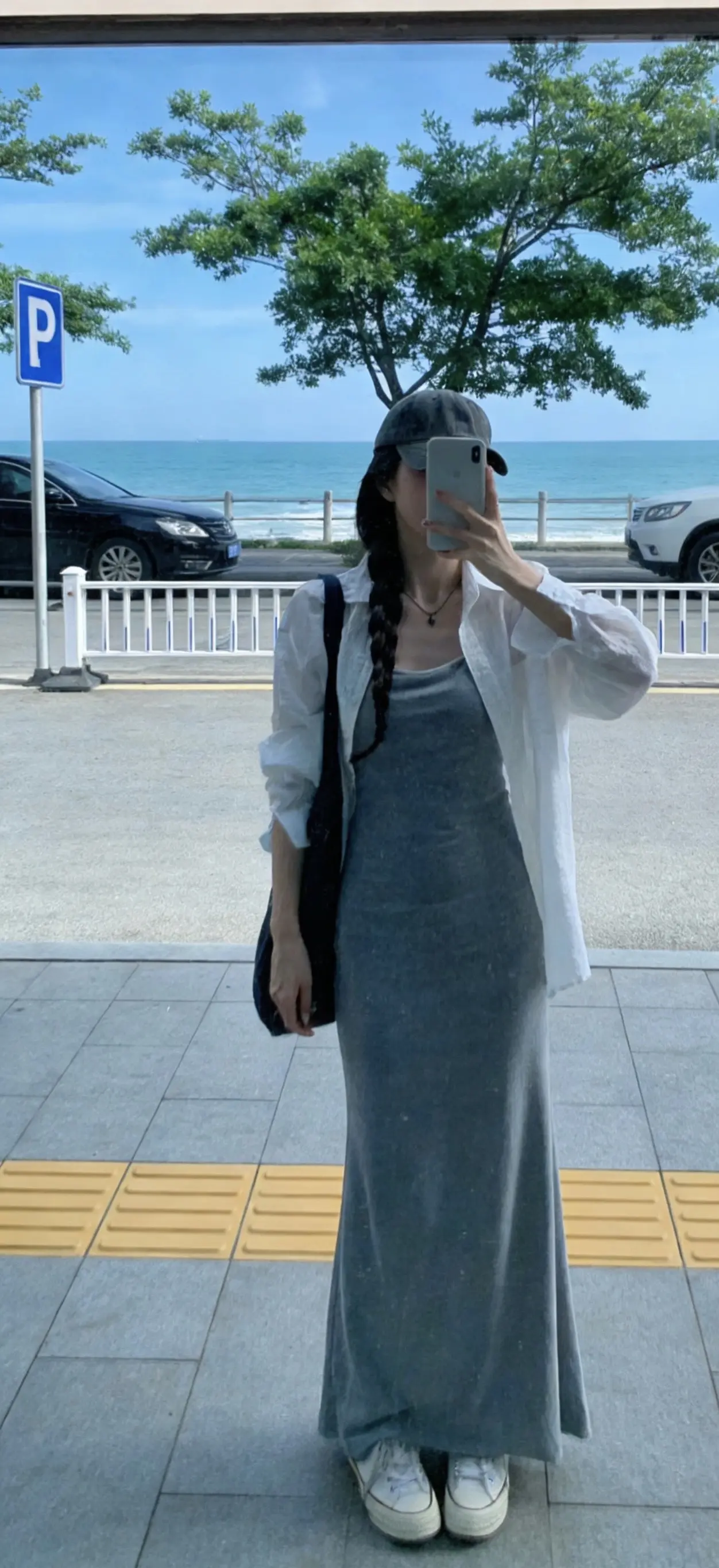 其实女生流泪，大多数都是在哭自己，哭自己的进退两难，哭自己有勇气没骨气...