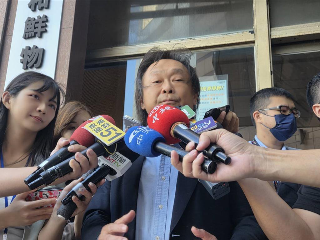 王世坚说蒋万安最近有点“失神”。
王世坚10月21日出席中执会前受访，针对台北市