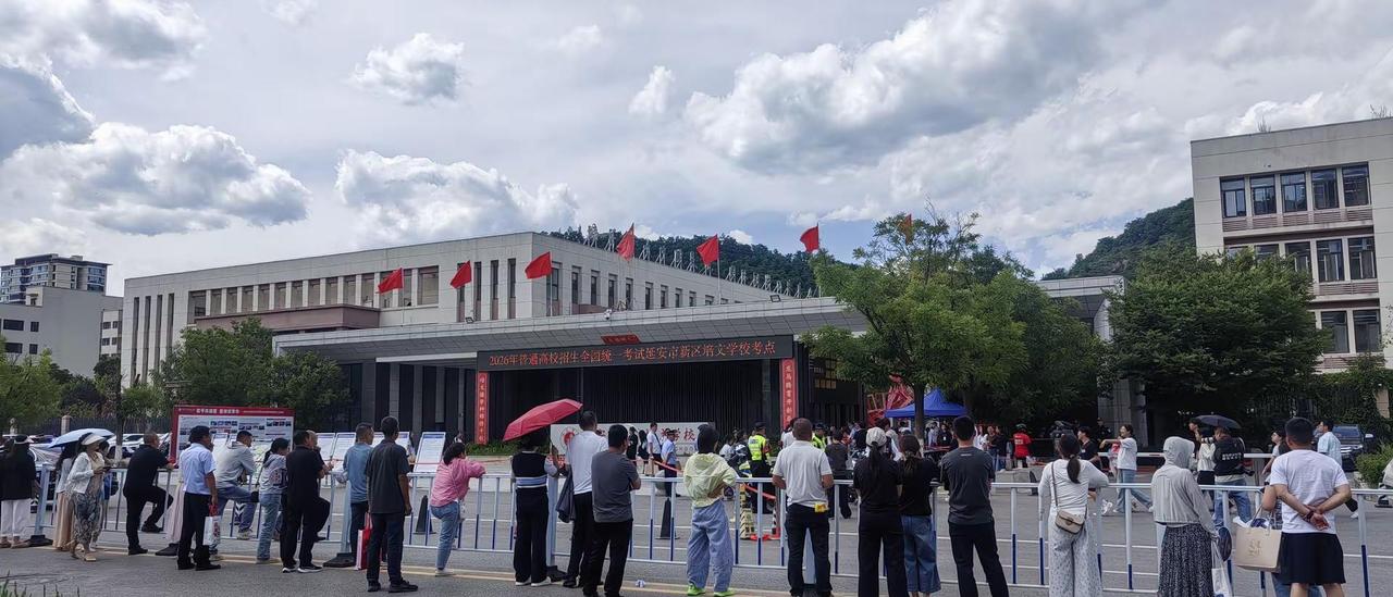 高考遇到这气温，南方的朋友你们爱不爱？早晚不穿外套真的很冷！