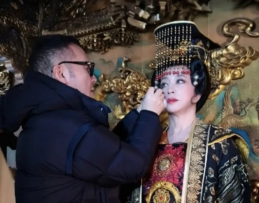 75岁刘晓庆再度演绎14岁武媚娘，短剧《武则天》已经杀青，建议她拍一部刘晓庆传奇