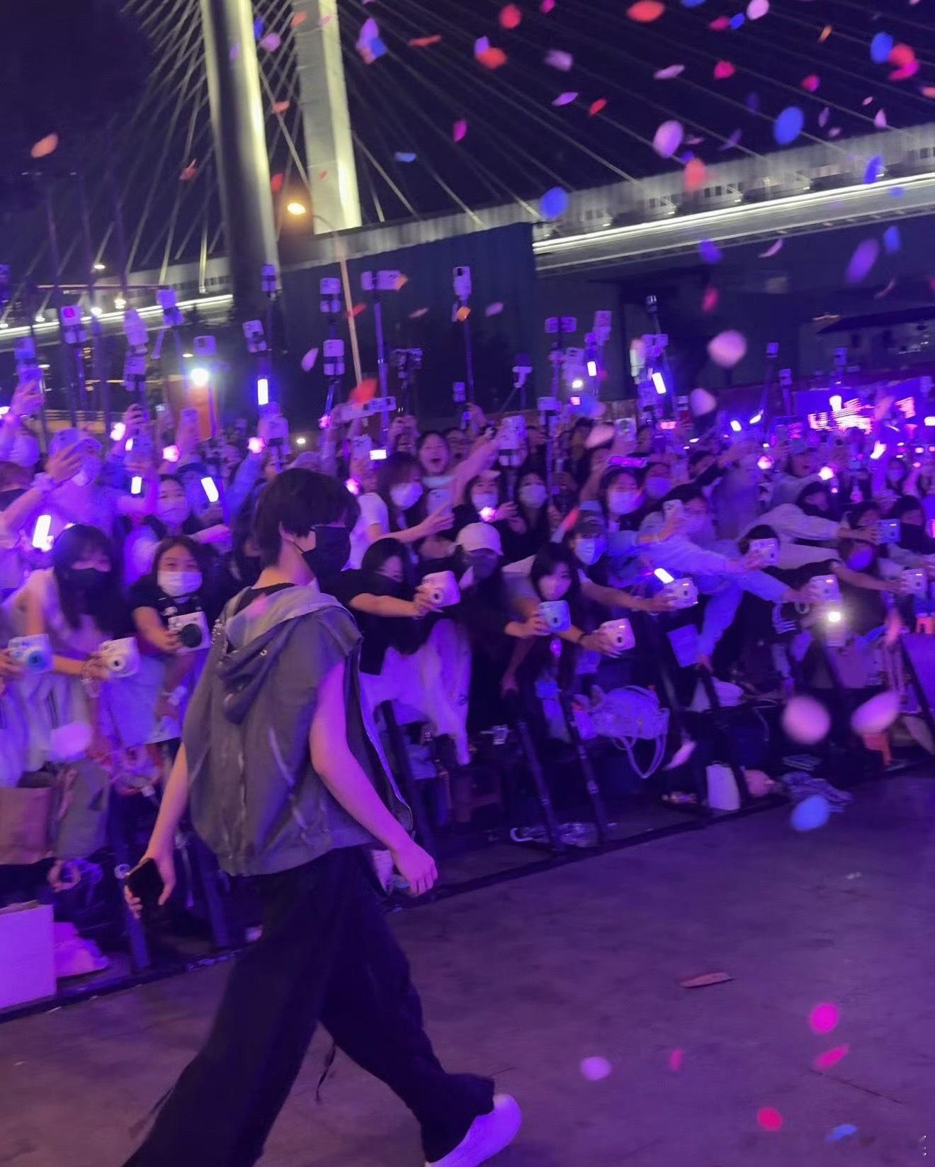 tg 陈奕恒下班 