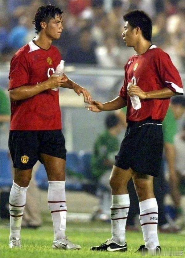 #董方卓说以前觉得C罗像欠踢的人#董方卓这样说也是很认可C罗的竞技水平了，看的出