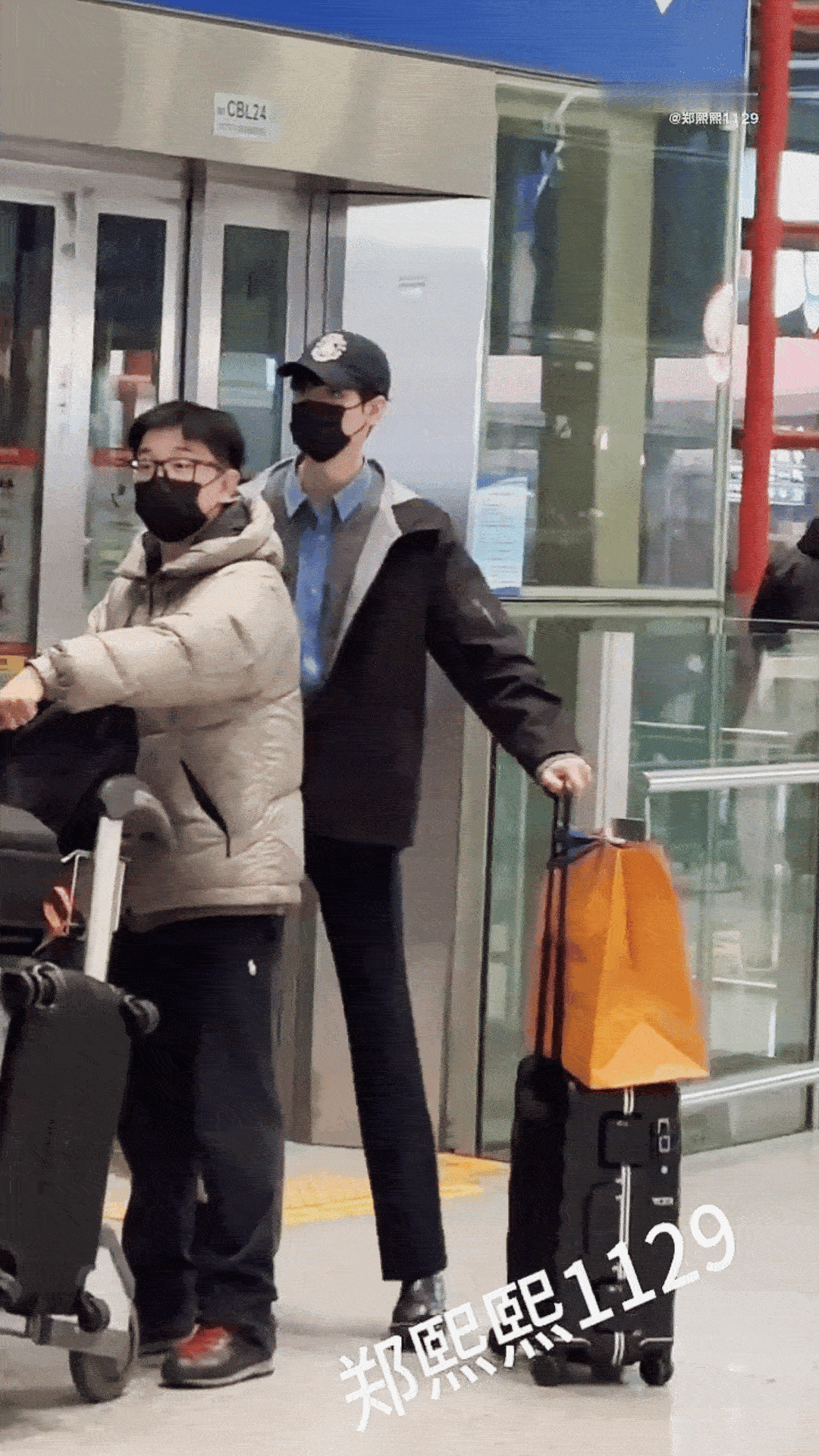 龚俊的腿就不值得一个🔥搜吗？这他妈也太漫画腿了 