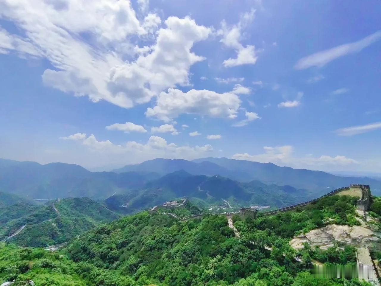 观点论辨：异性间底层关系是性，同性间底层关系是利益。越往上走，性越廉价，利益越突