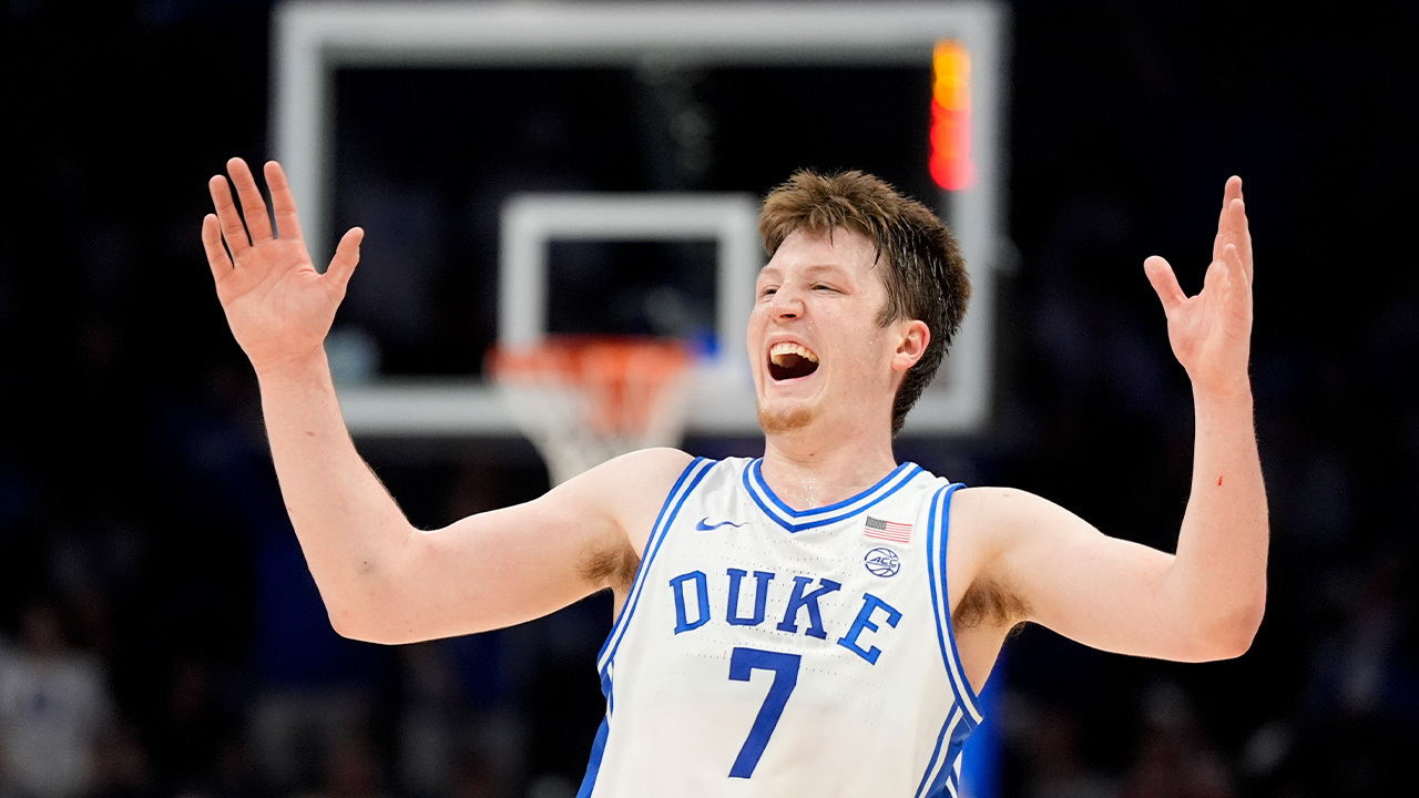 刚在台长群里模选，第八顺位选到的是科恩·科尼普尔。2025NBA ​​​