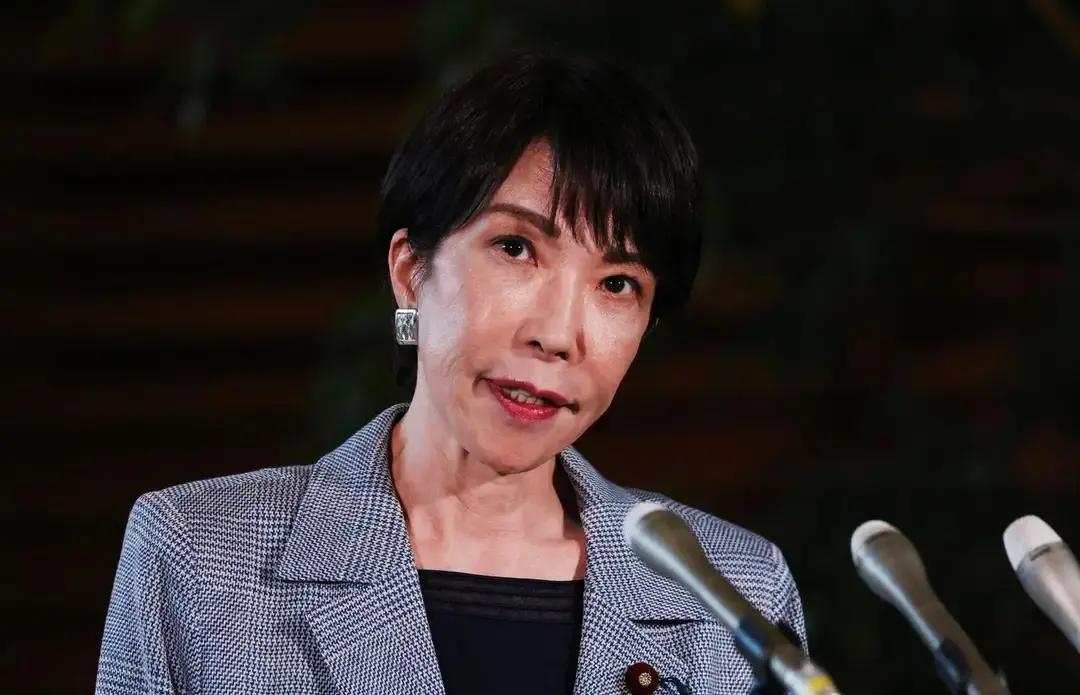 新加坡媒体说，美国很少主动给日本打电话，特朗普这一次打得很急迫，高市早苗之后的表