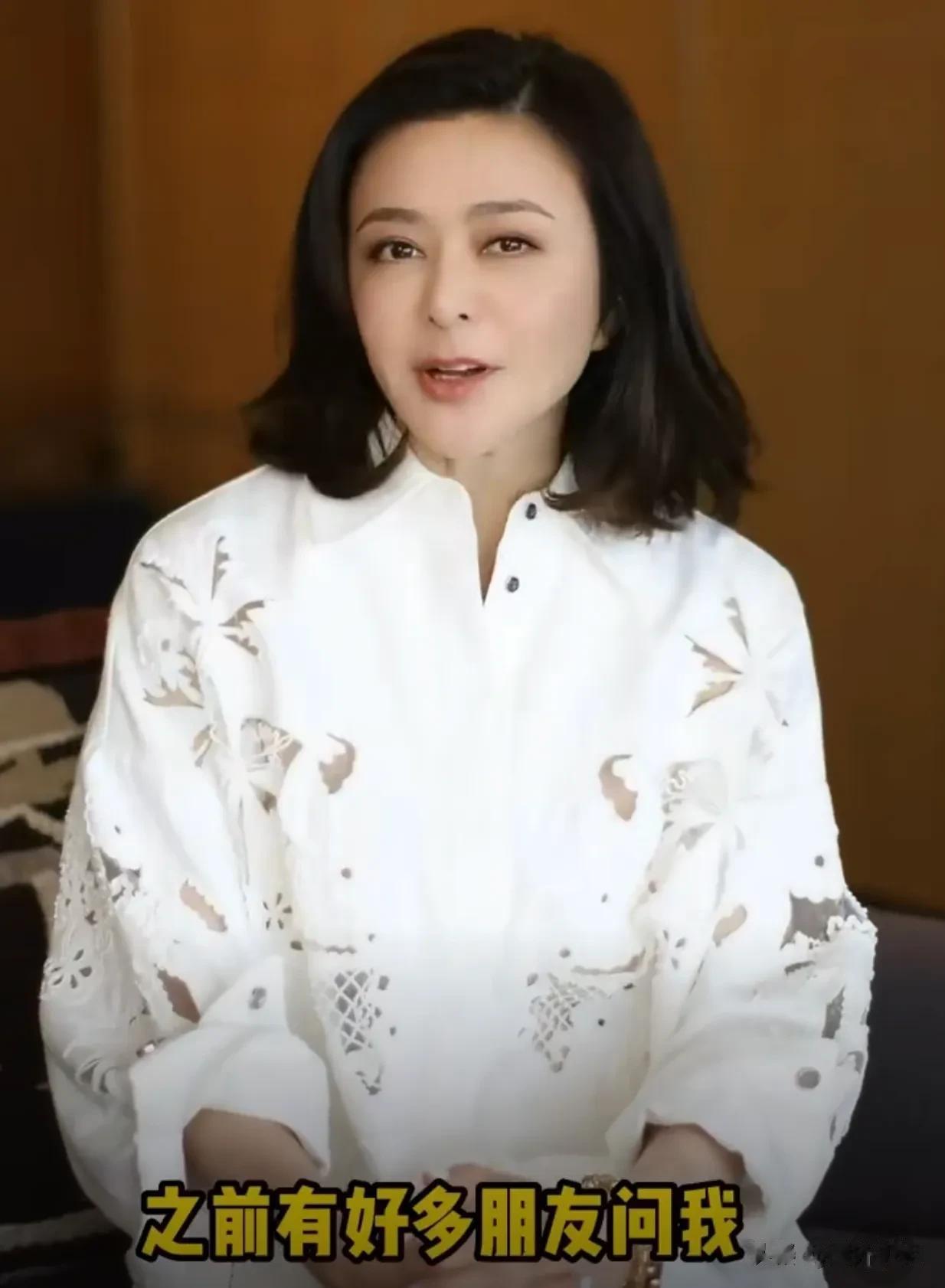 7月8日，关之琳首度回应身世之谜：“我是辽宁人，正白旗！”这与百科中的满族镶蓝旗