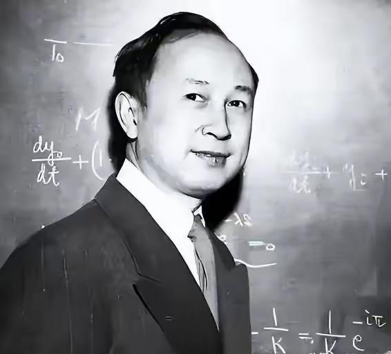 1955年，钱学森回国后，中科院每月给他发350元人民币，后来增聘为院士后，每月