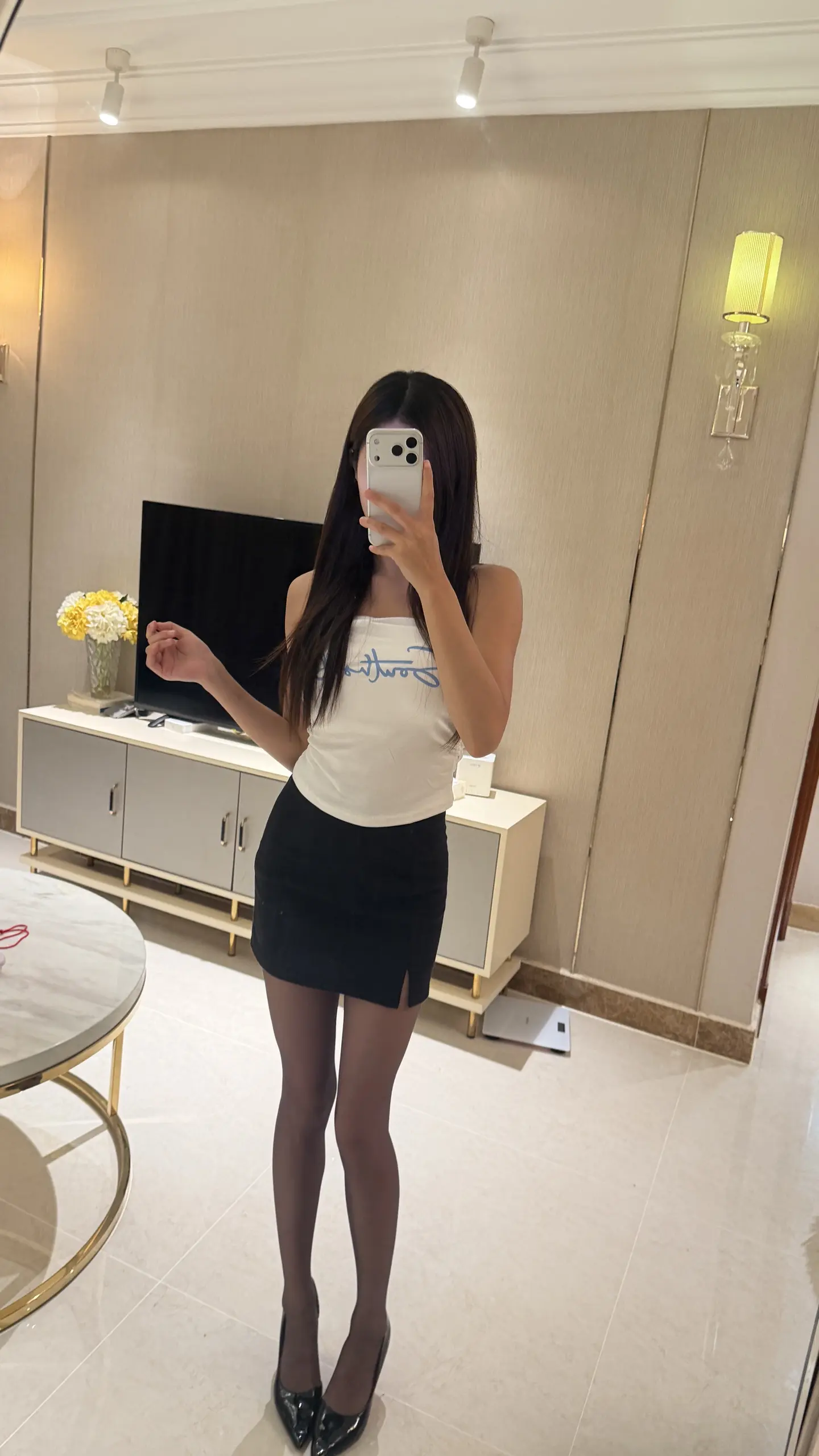 黑丝配高跟，是不是永远看不腻💬。