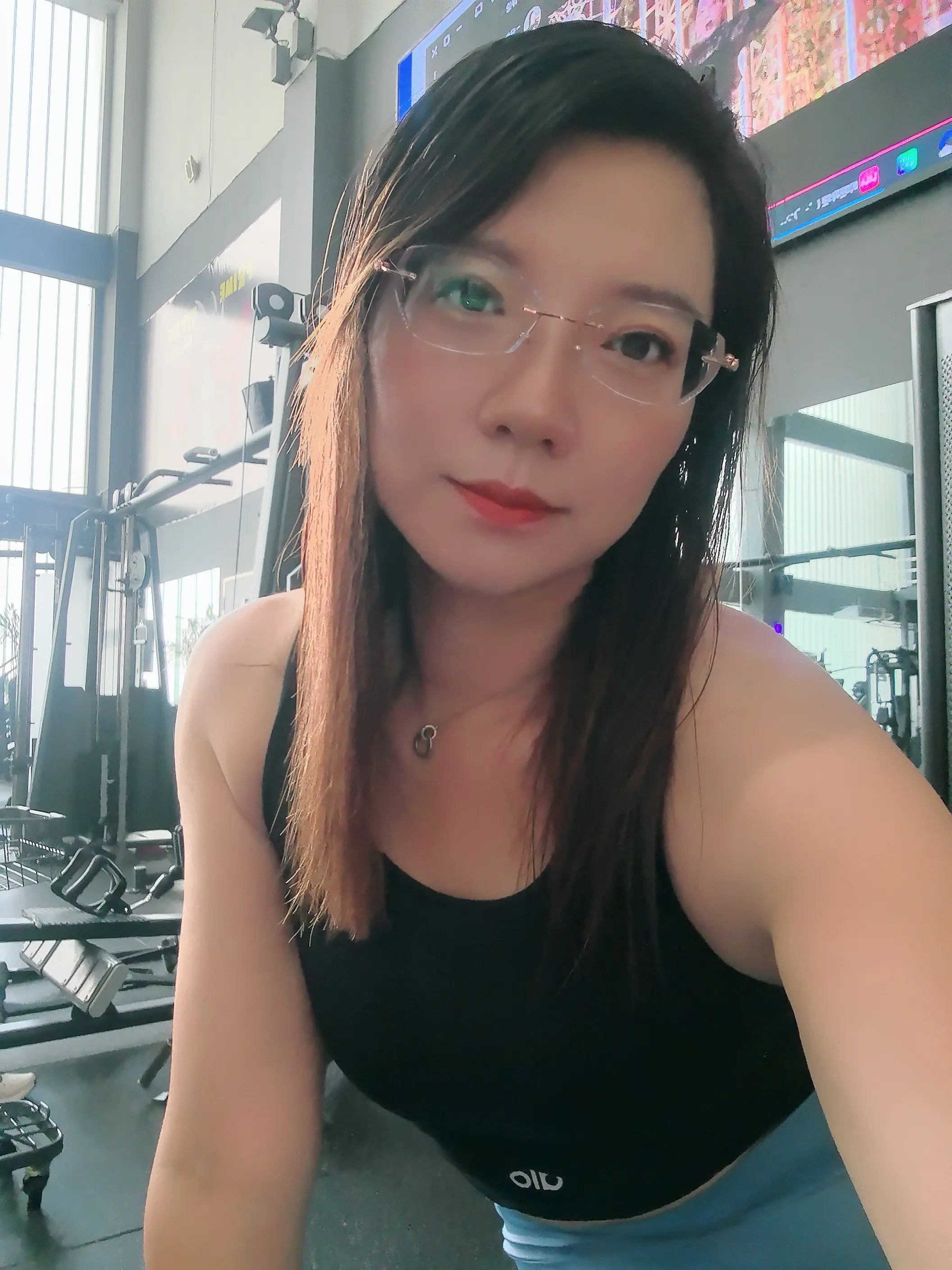 6点多就到健身房了。你看见的好身材，姐是修炼了