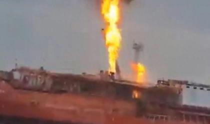 4000吨“沉睡氢弹”被击中，北约火速大撤退，乌：都怪俄干的好事。

俄罗斯新一