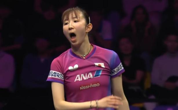 早田希娜4:3赢了张本美和，但是她却输了未来。

两人打满了7局，
而且比分非常