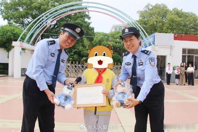 【少年自有清风骨台州少年向阳而行让正气在校园生根发芽 】近日，台州椒江接连涌现出