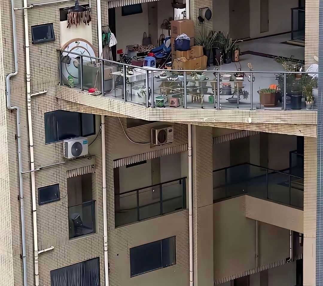 买房时给多5万能把这阳台给您，你愿意不？ 