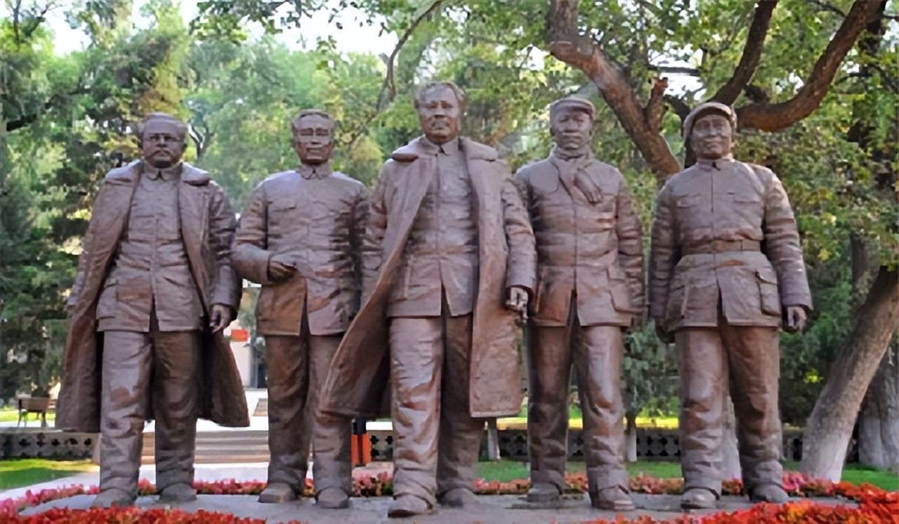 说起中国共产党的核心领导班子，人们印象最深的应该是由毛主席、朱总司令、周总理所组