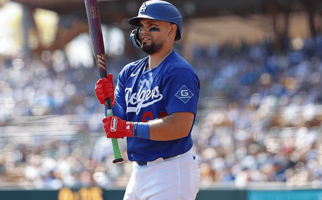 道奇队新秀决定完成MLB首秀，他的母亲和妹妹刚刚死于地震