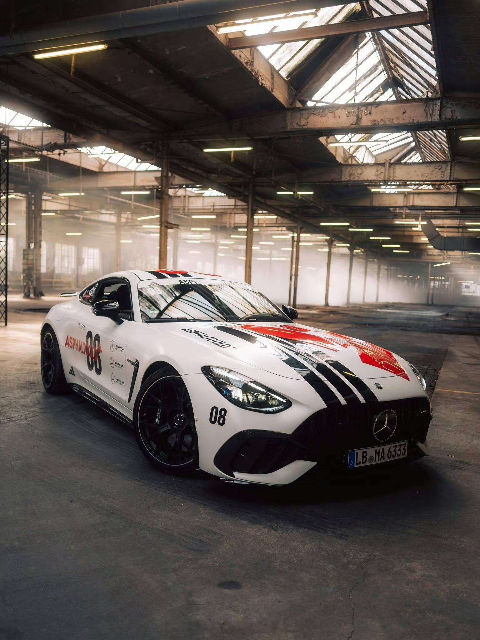 梅赛德斯AMG X 阿迪达斯，真好看～ ​​​