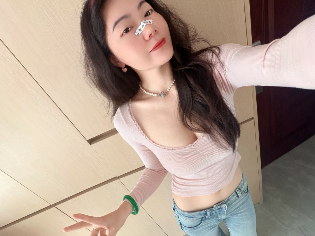 素素的就会顺顺的 