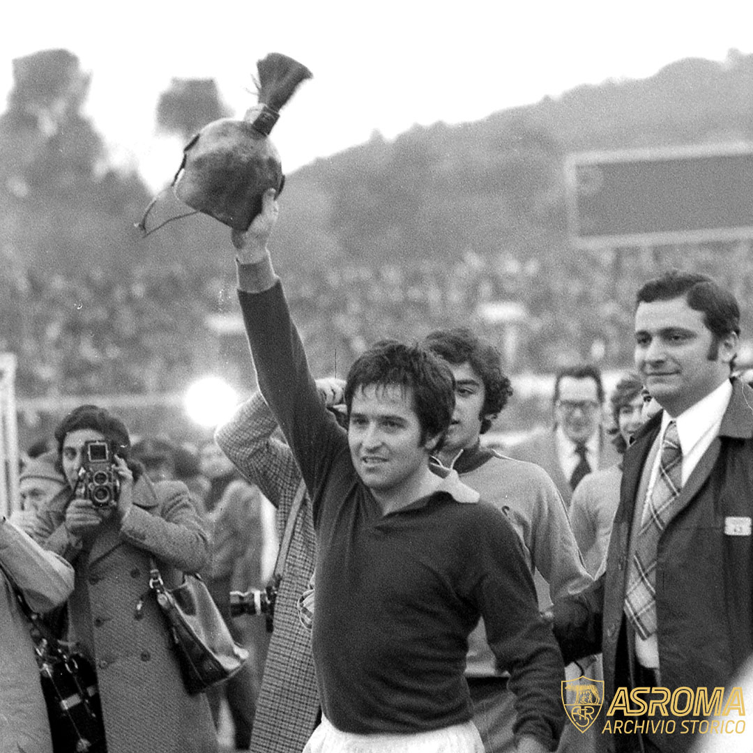 三位名宿德西斯蒂、布鲁诺-孔蒂、内拉同一天生日三人合计为罗马出场1078次，攻入