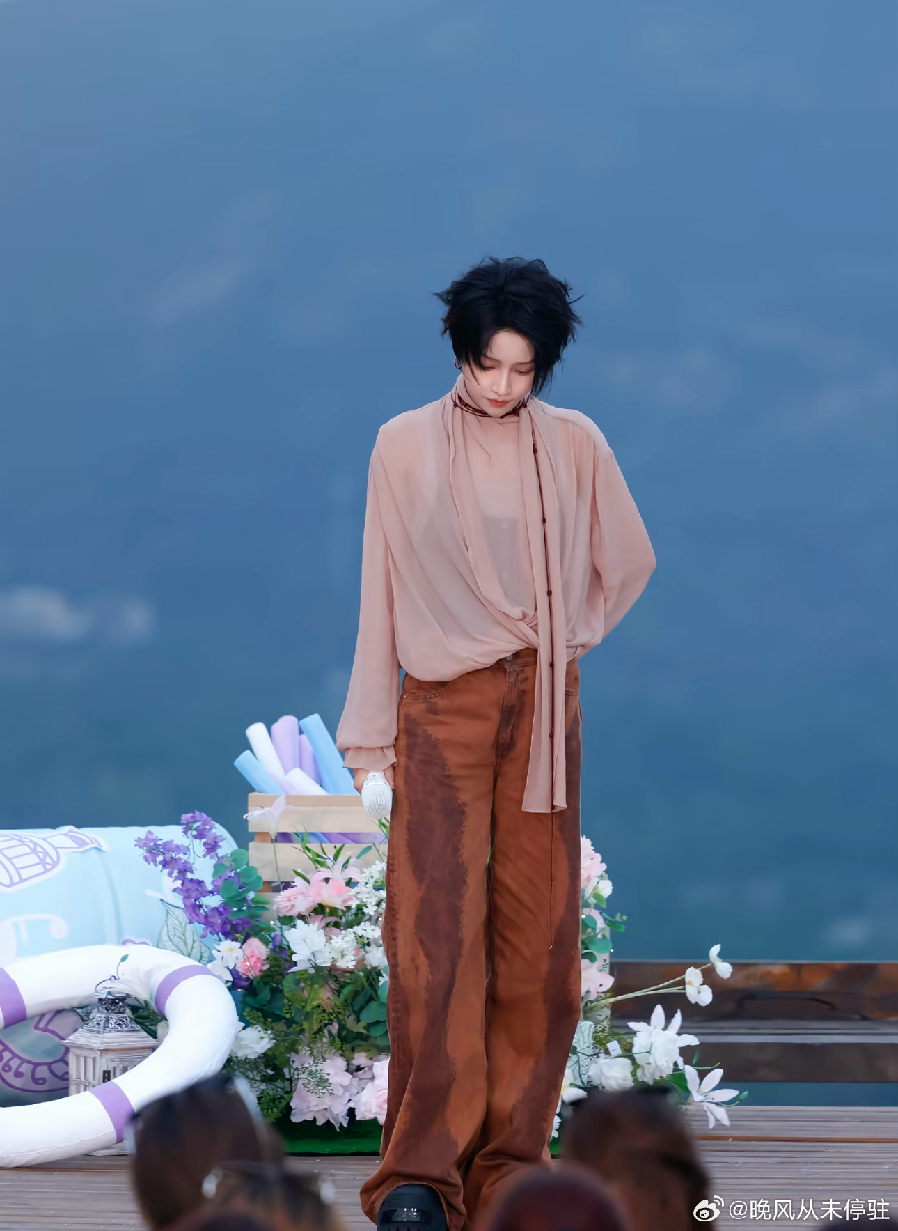 刘雨昕cue安崎小辣椒刘雨昕好飒 刘雨昕真是要声音有颜值她唱歌真的好有感觉的 我