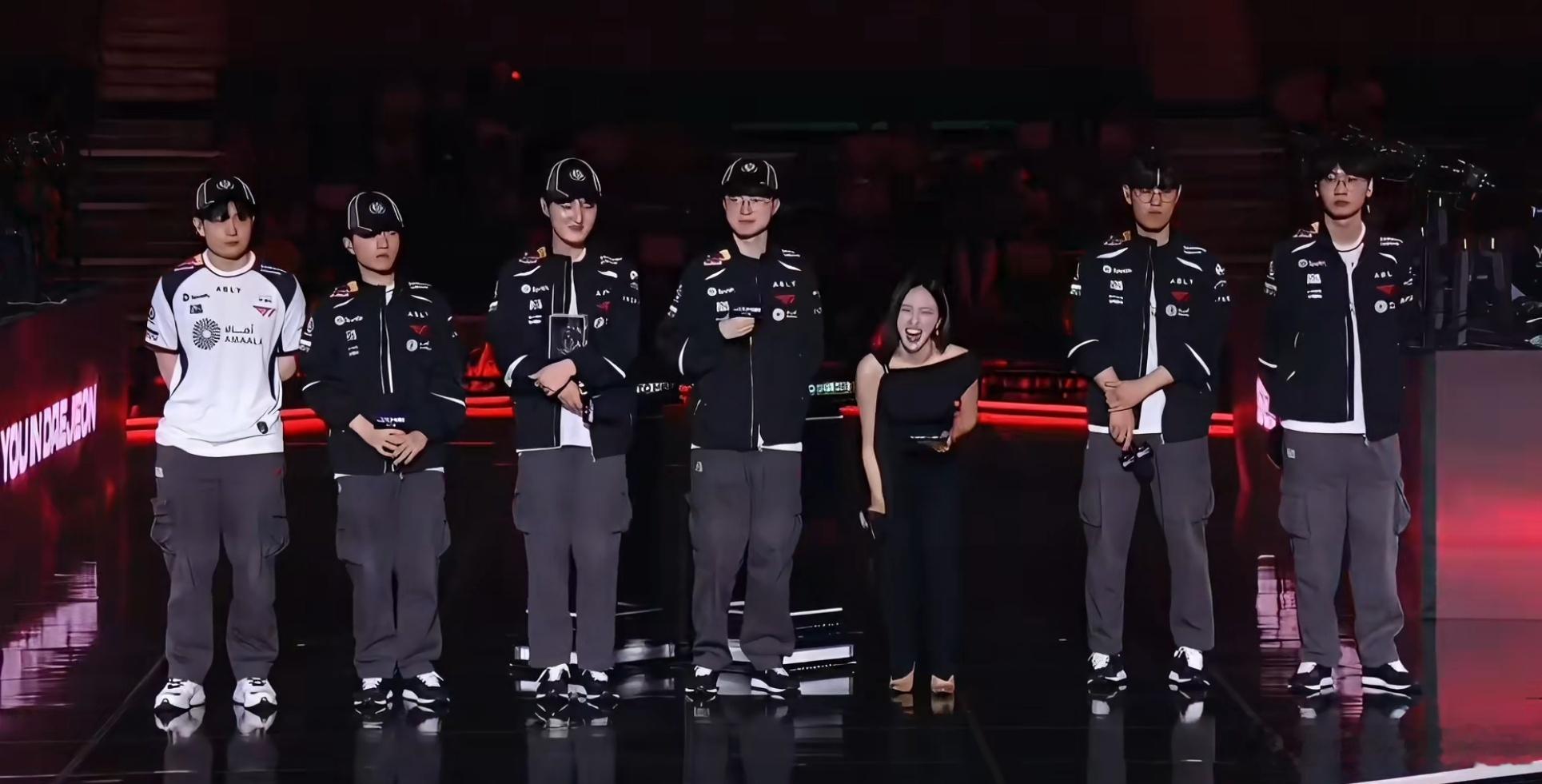 Faker说Faker的瑞兹打的最好 幽默李哥：我觉得Faker选手的瑞兹打得最