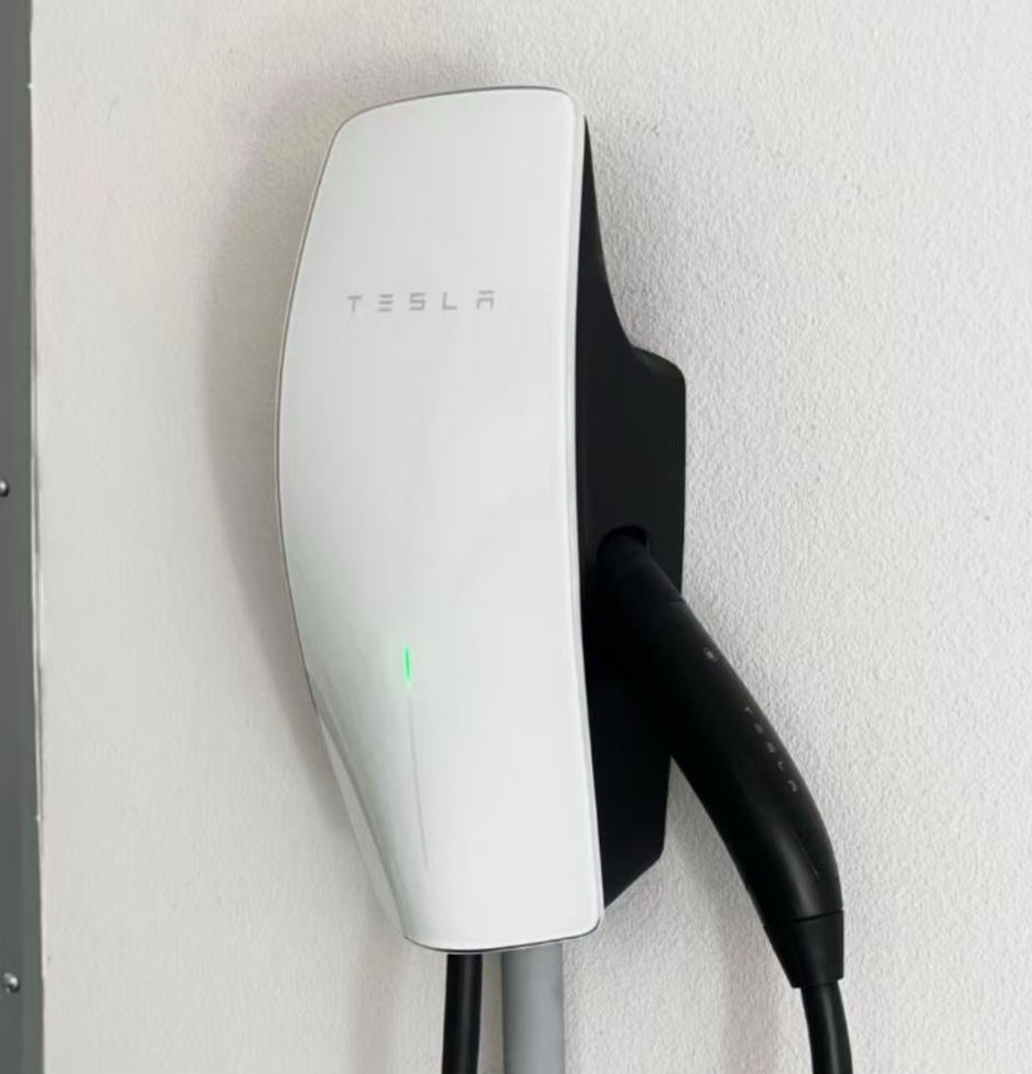 特斯拉 据外媒报道，日本电动汽车充电桩运营商Terra Charge将于2028