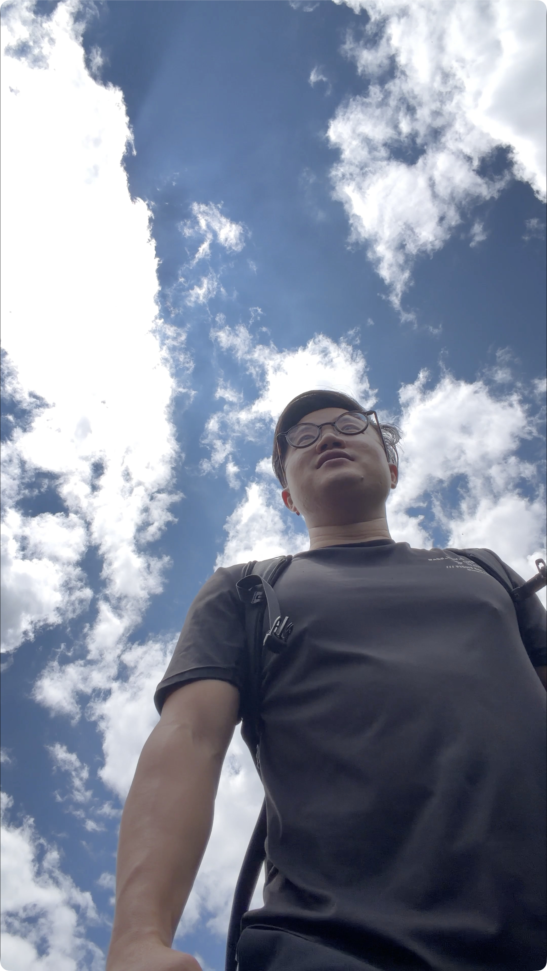 为什么喜欢登雪山？因为人在高压下，人的思维一下就能打开，灵感一下就来了！2天30
