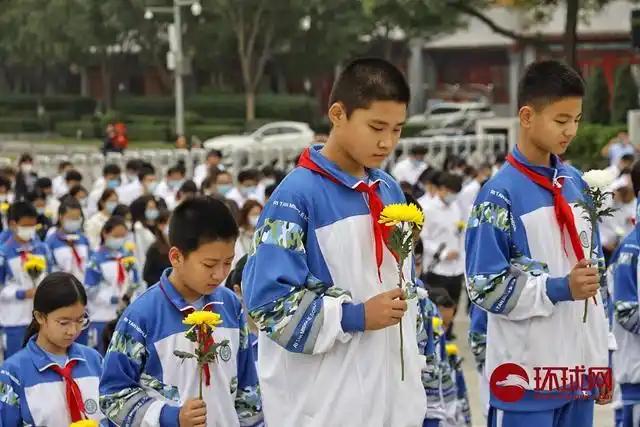 “孩子什么都记不住，高考快到了，历史小论文老得不上分，该怎么办”。这是一名高考学