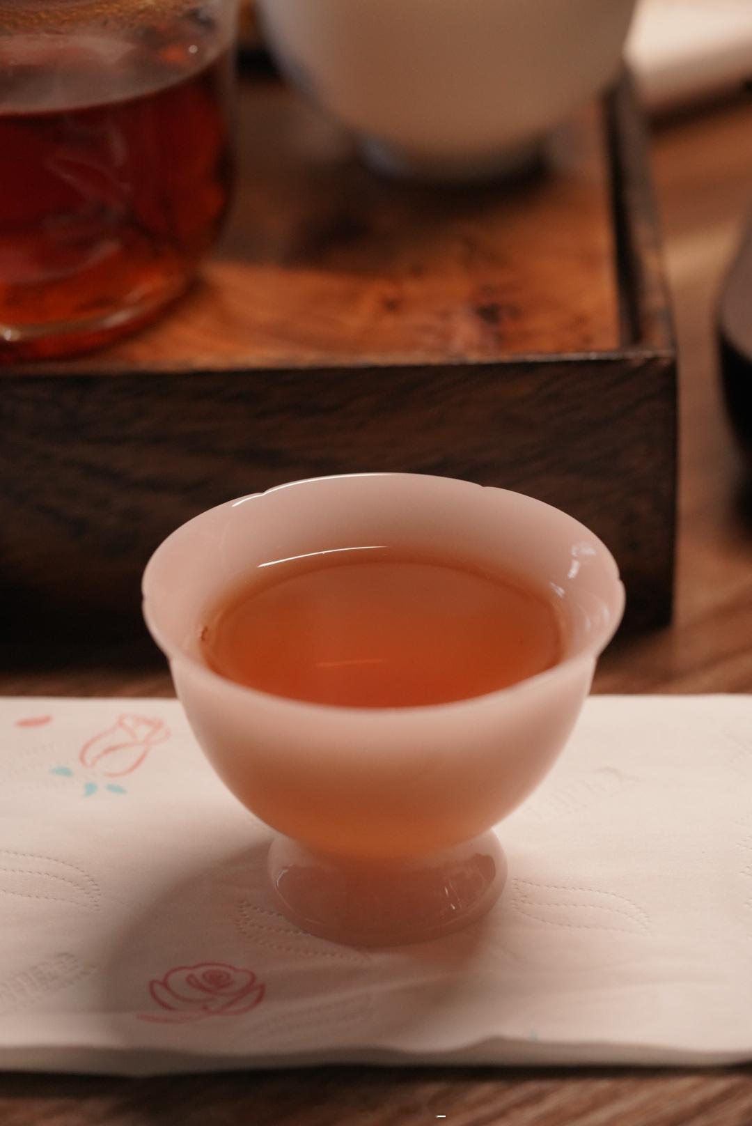 最近没少吃…胡吃海塞，吃到嗓子卡痰，拉肚子，平时吃的太干净，又馋又不适应。 