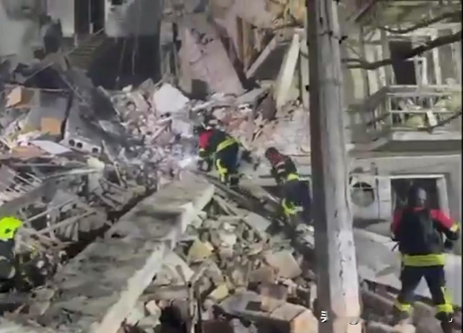 泽连斯基表示，俄罗斯向乌克兰发射了165架攻击型无人机，以能源和关键基础设施为目