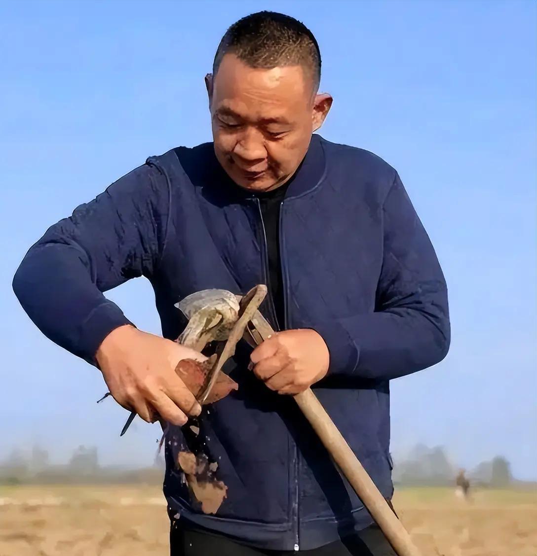 于东来又来趟浑水了。上一次是力挺聂圣哲，这次是西贝。他上一次对上了董宇辉，这次是