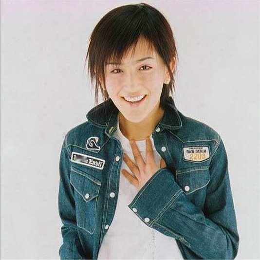 谢娜不是一个优秀的主持人，过去是这样，现在也是这样。

因为她没什么文化底蕴，主