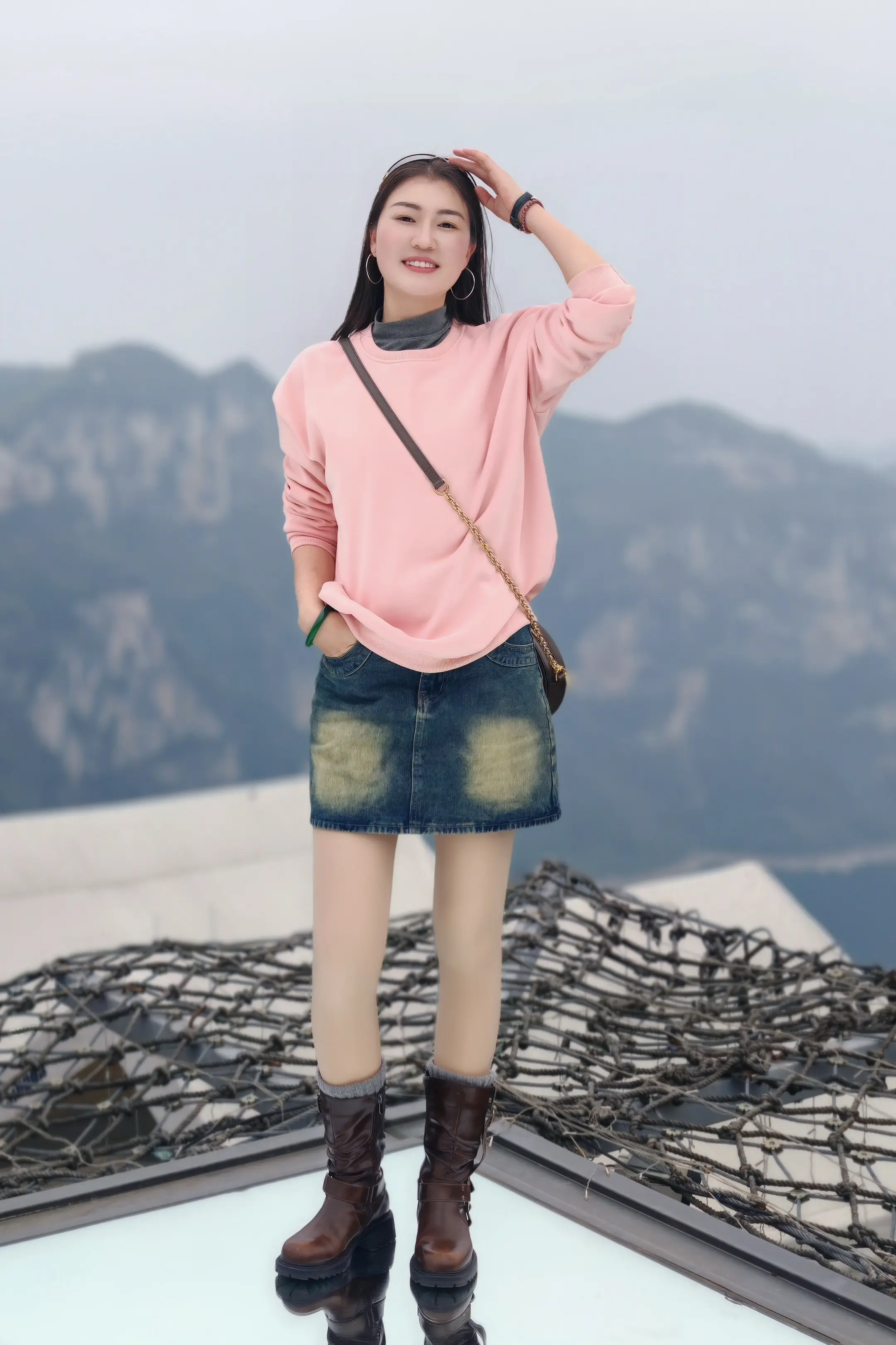 我尼玛千山外，心中冲着钱来。