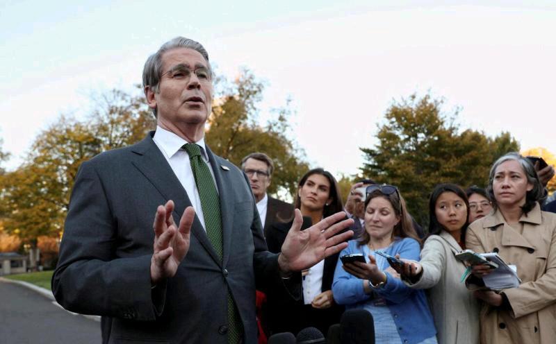 美国财政部长贝森特说，美国“希望”在11月底感恩节前与中国敲定稀土协议。
根据美