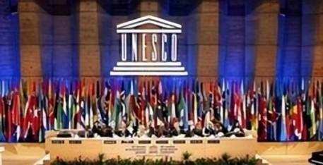 1971年，我国重返联合国，却遭到一小国强烈反对，26年后，此国向联合国求助，被