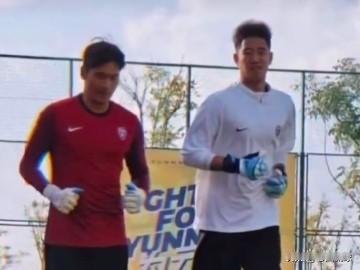 鲍亚雄已跟随云南玉昆冬训…昨天，网传图片显示，上海申花门将鲍亚雄已经跟随云南玉昆