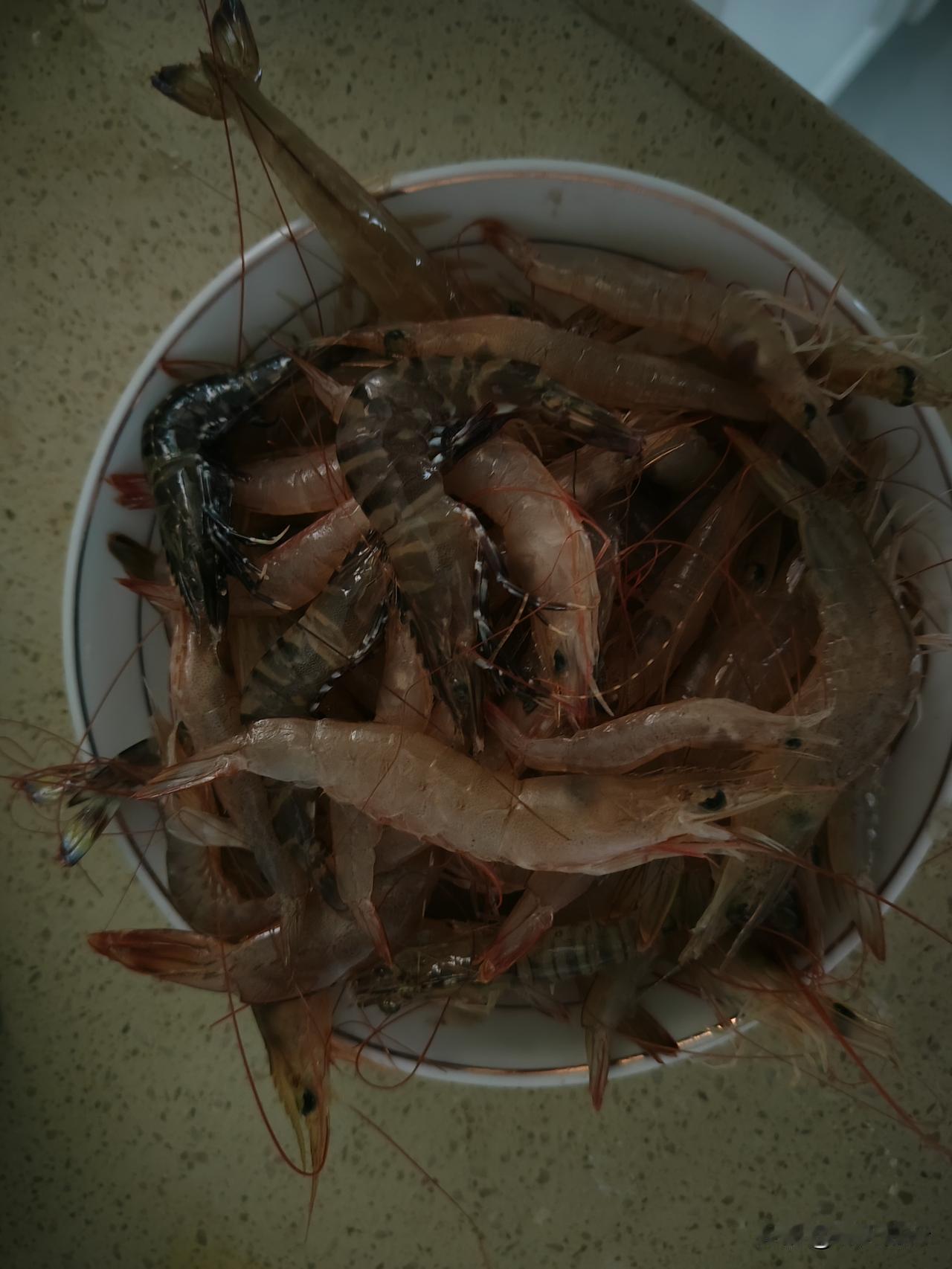 老头骑电车去大径农贸市场，看买了啥
距离大径农贸市场不远不近，2公里多点，走着偏